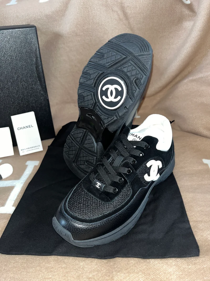 Black & White Runner Trainers