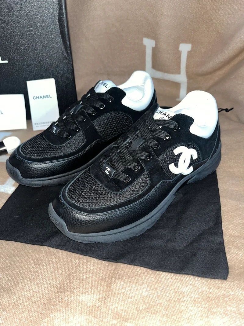 Black & White Runner Trainers