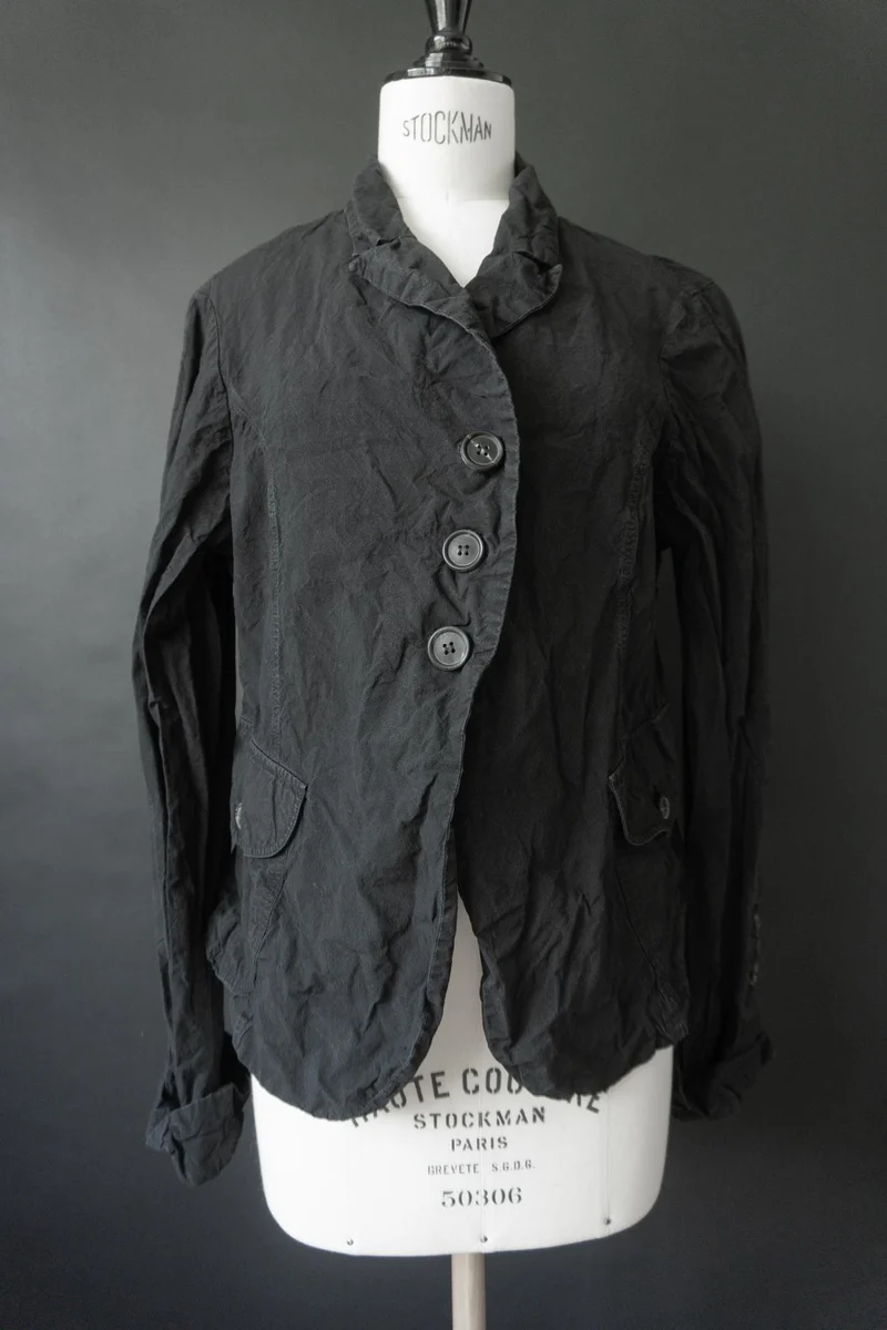 RUNDHOLZ Avantgarde Blazer in Schwarz mit Crinkle-Look, M–L