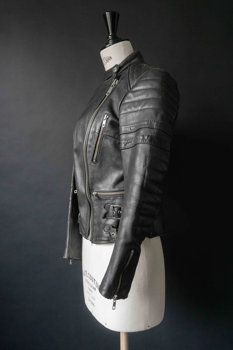 Schwarze Leder Bikerjacke Vintage 80er – strukturierte Slim Fit Leather Jacket Damen