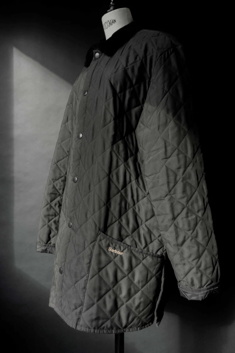 Barbour Steppjacke Eskdale schwarz – klassische Vintage Übergangsjacke, L