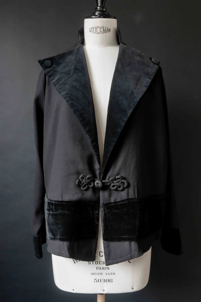 Schwarze Vintage Jacke mit Samt & Mandarin-Verschluss – Oversize Statement Piece, M–XL