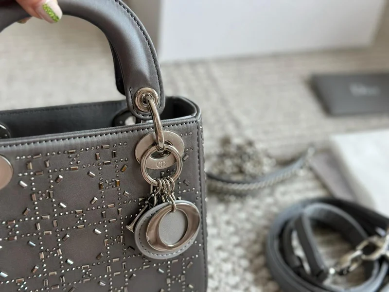 Detailed Diamond Lady Bag