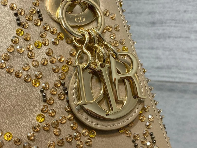 Detailed Diamond Lady Bag