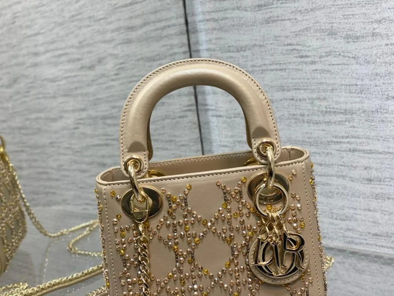 Detailed Diamond Lady Bag