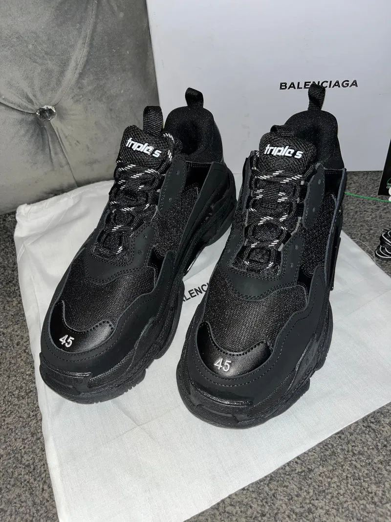 Triple Trainers - All Black