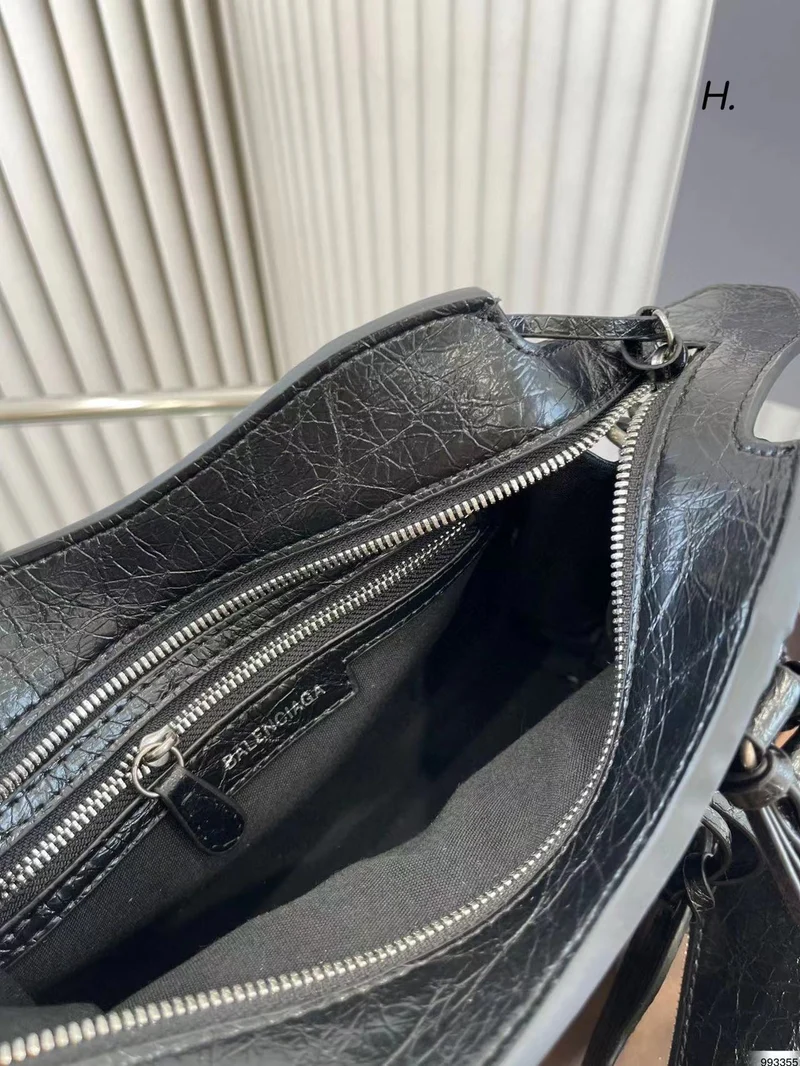 Baleny Shoulder Bag