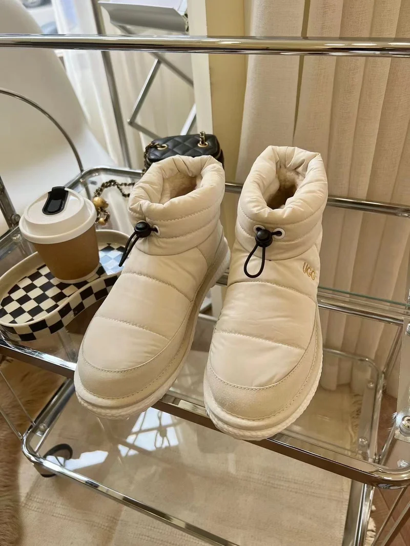 Snow Boots