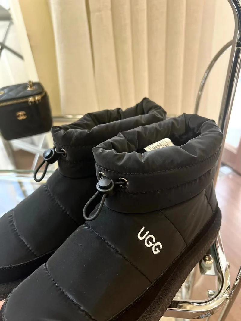 Snow Boots