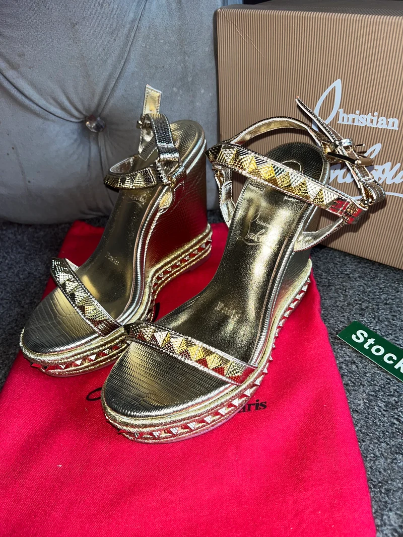 Gold Wedges