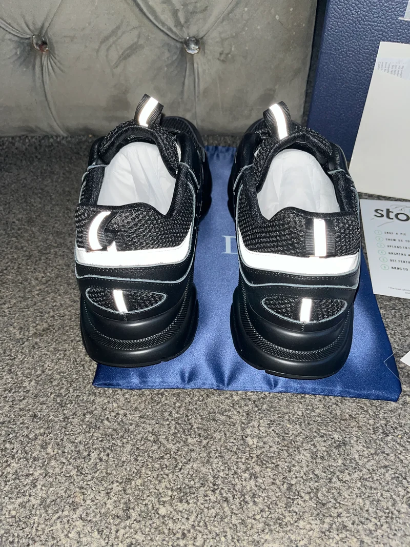 Black Runner Trainers