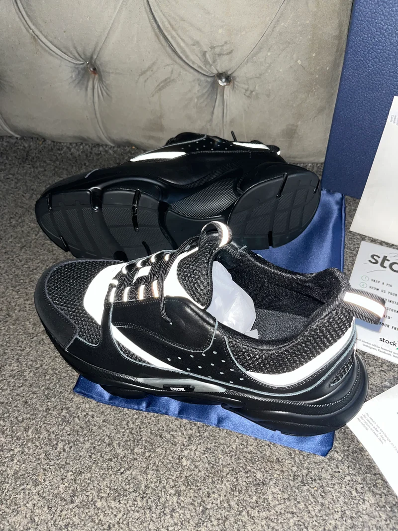 Black Runner Trainers