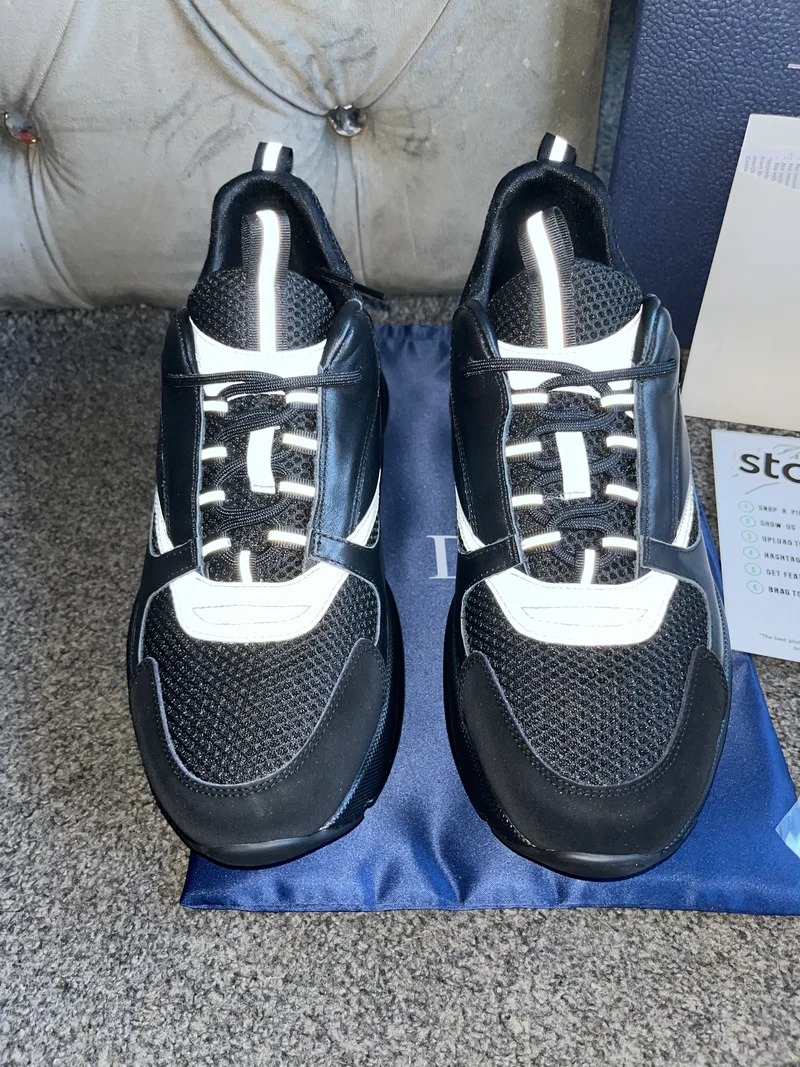 Black Runner Trainers