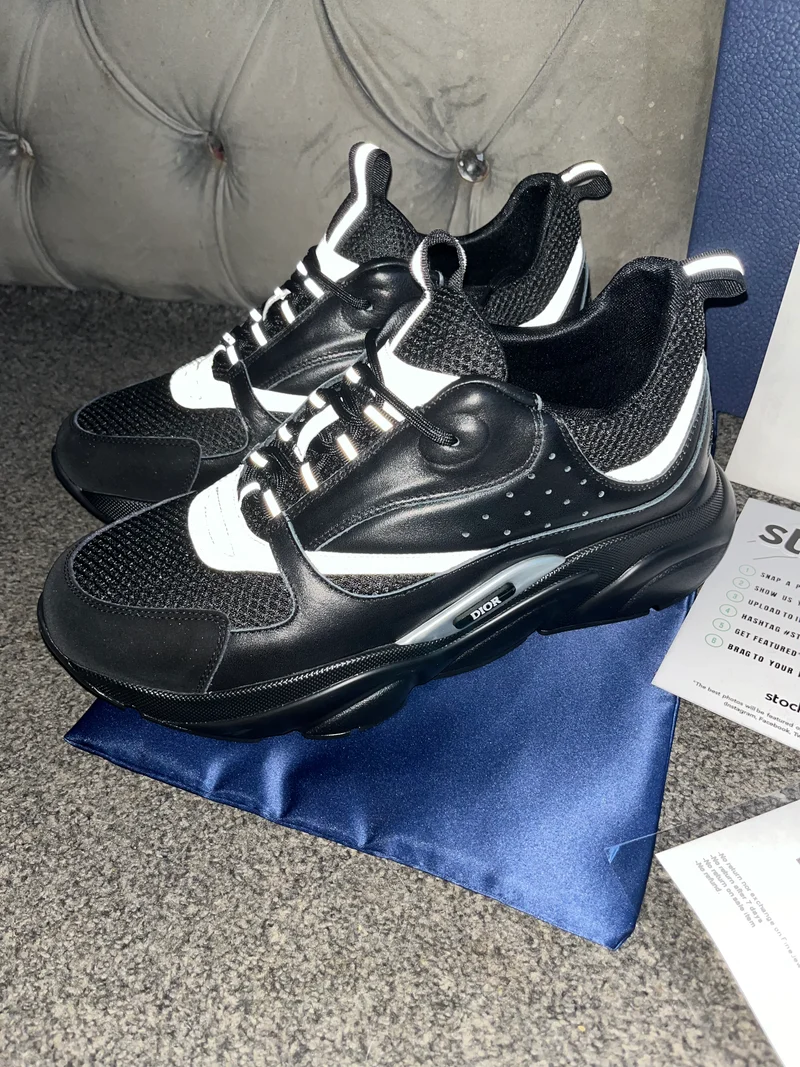 Black Runner Trainers