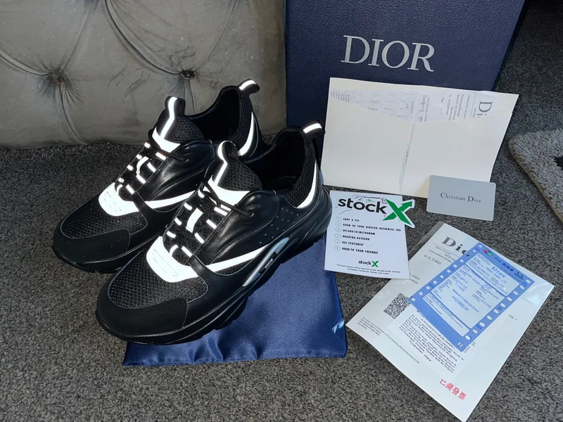 Black Runner Trainers