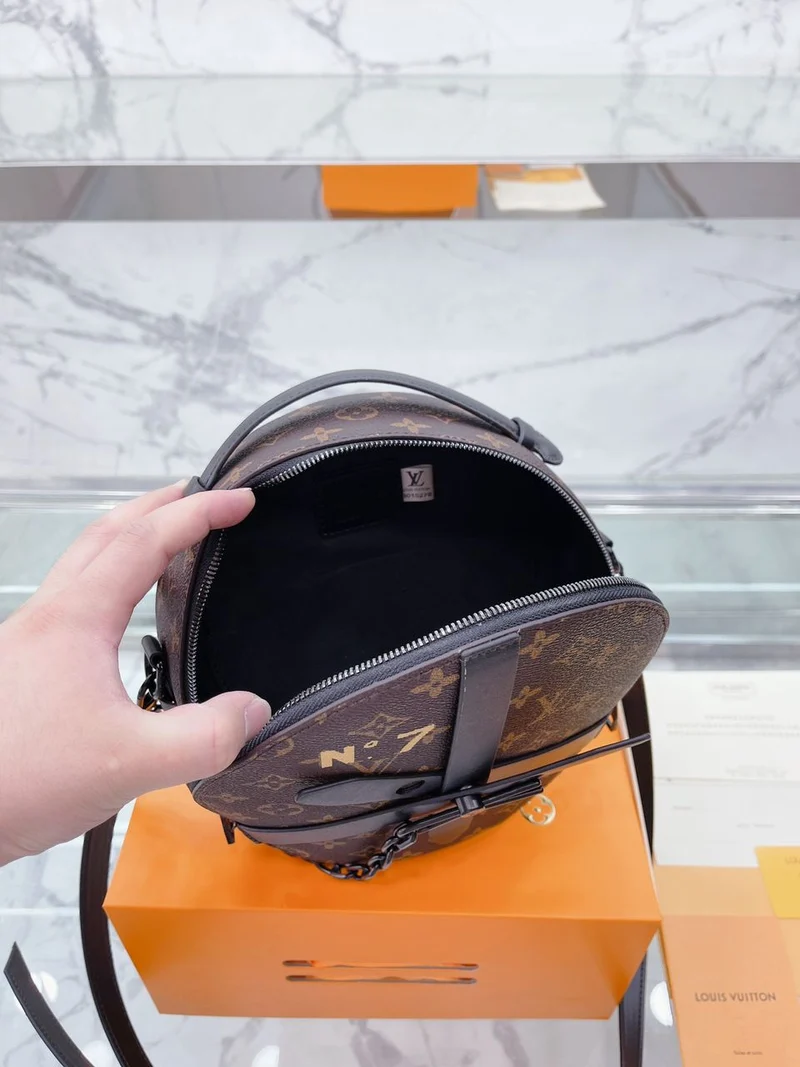 No.7 Circle Chapeau Bag