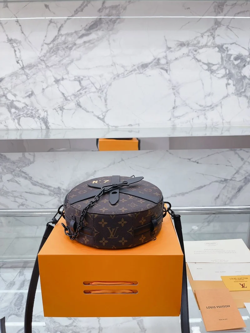 No.7 Circle Chapeau Bag
