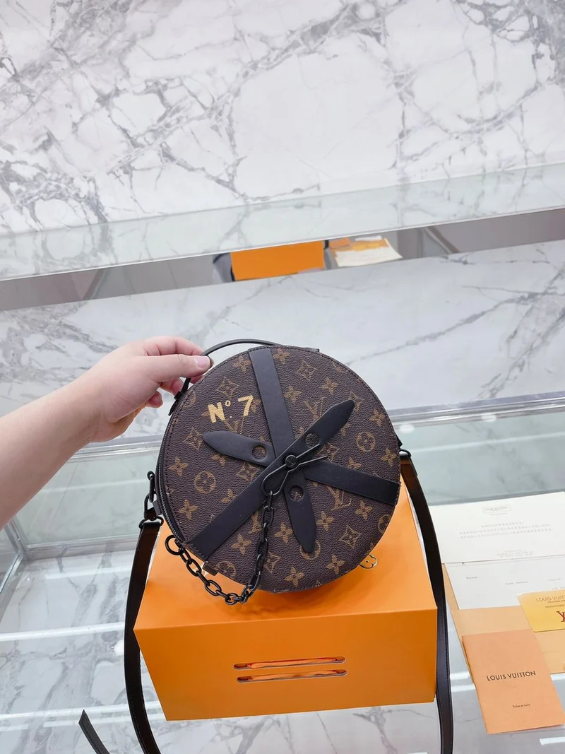 No.7 Circle Chapeau Bag
