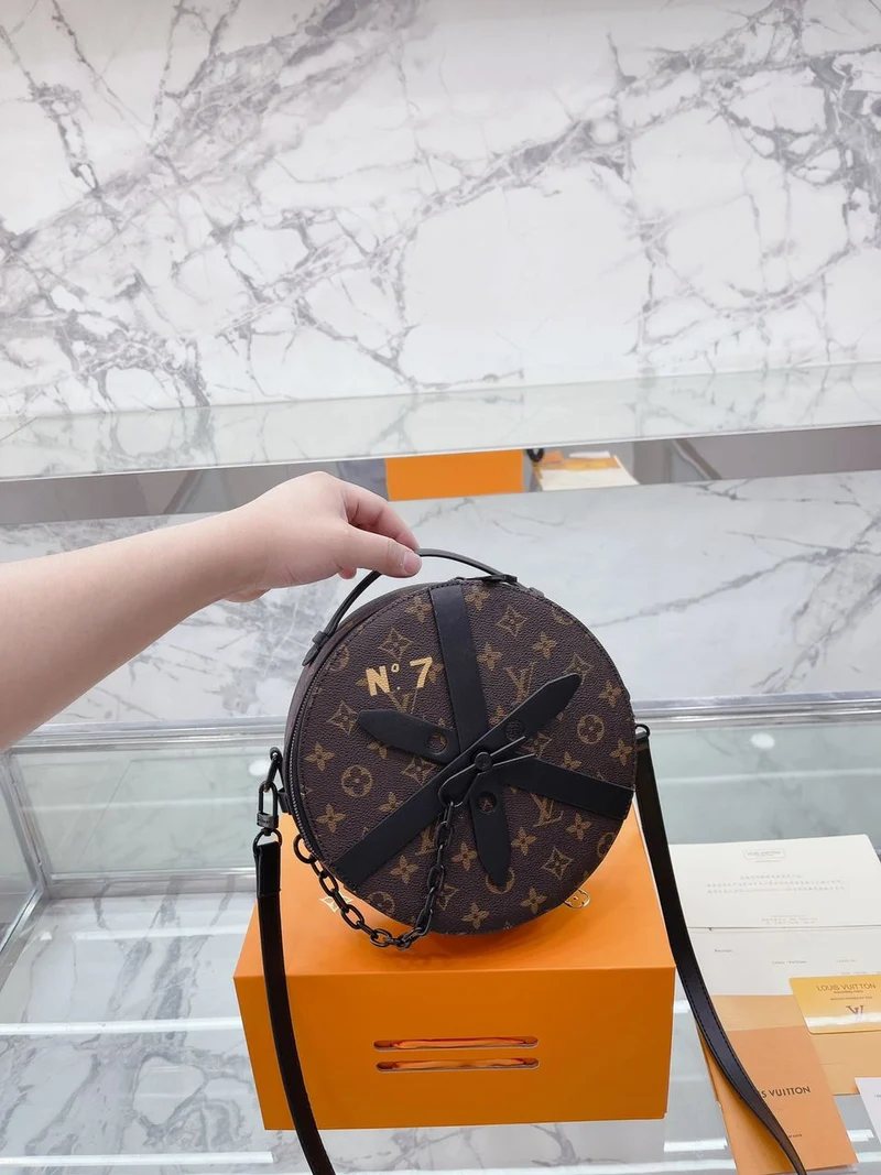 No.7 Circle Chapeau Bag