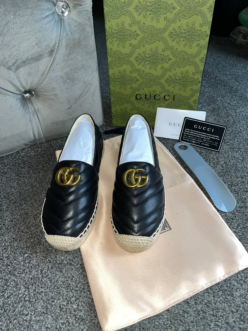 Black G Pumps