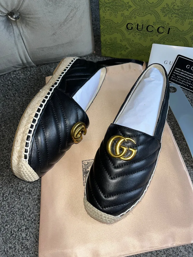 Black G Pumps
