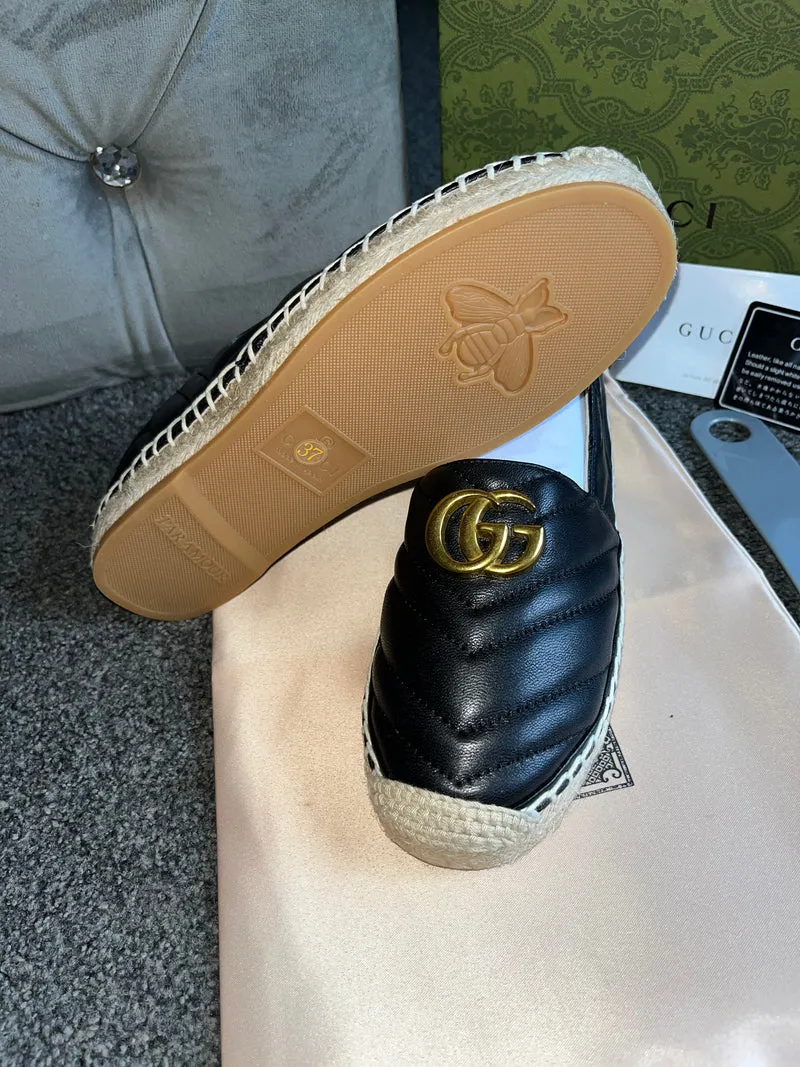 Black G Pumps