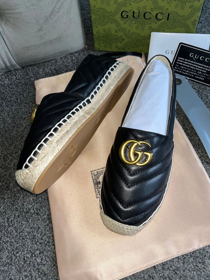 Black G Pumps