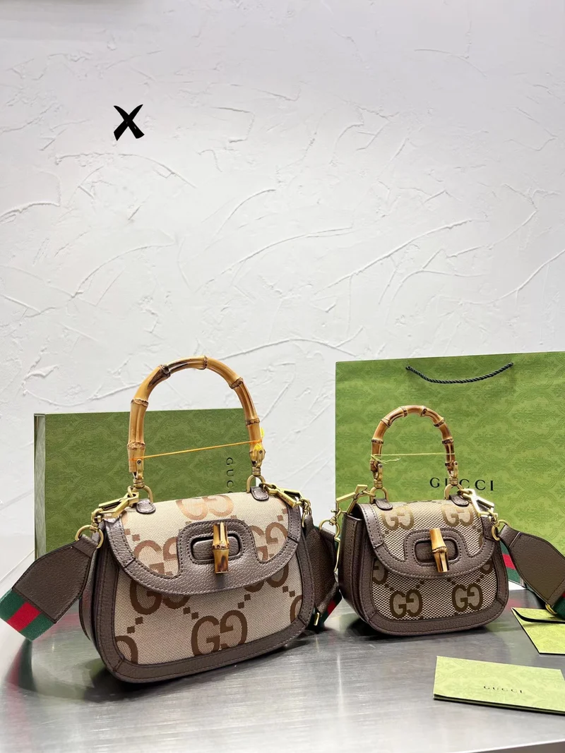 GIGI Shoulder Bag