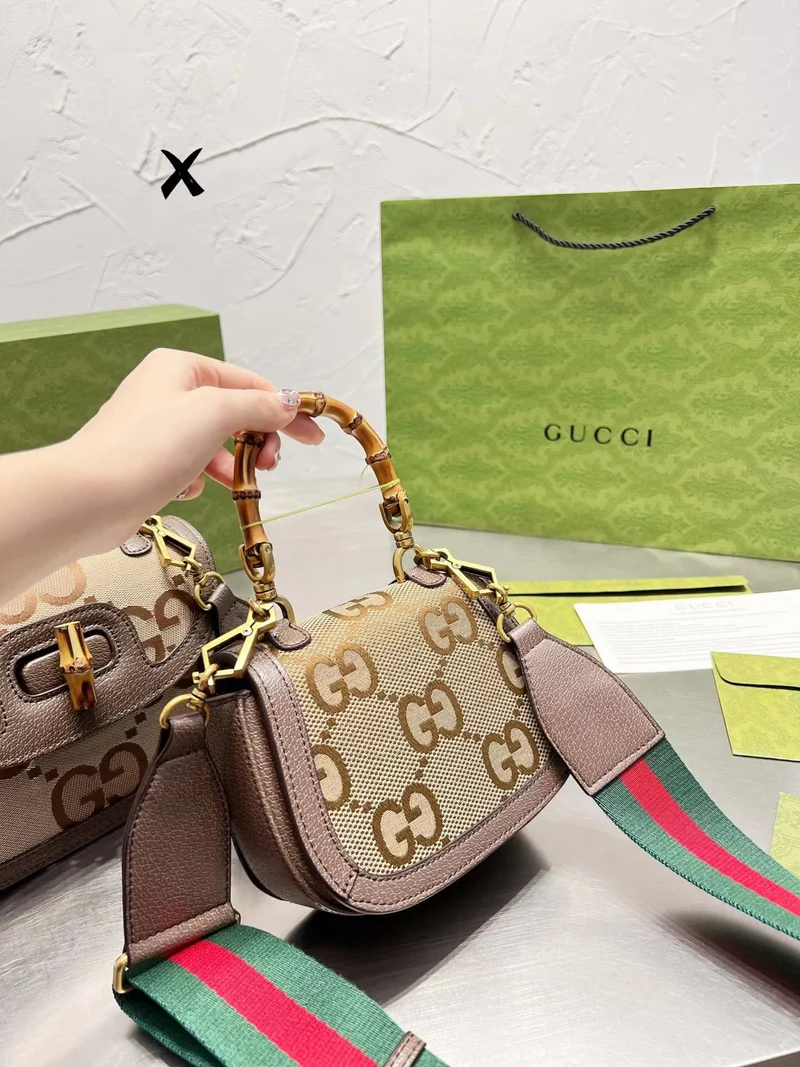 GIGI Shoulder Bag