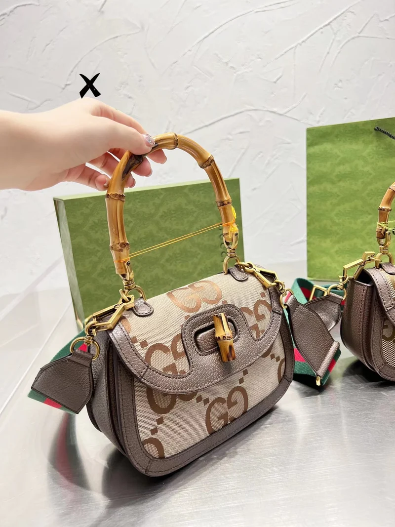 GIGI Shoulder Bag