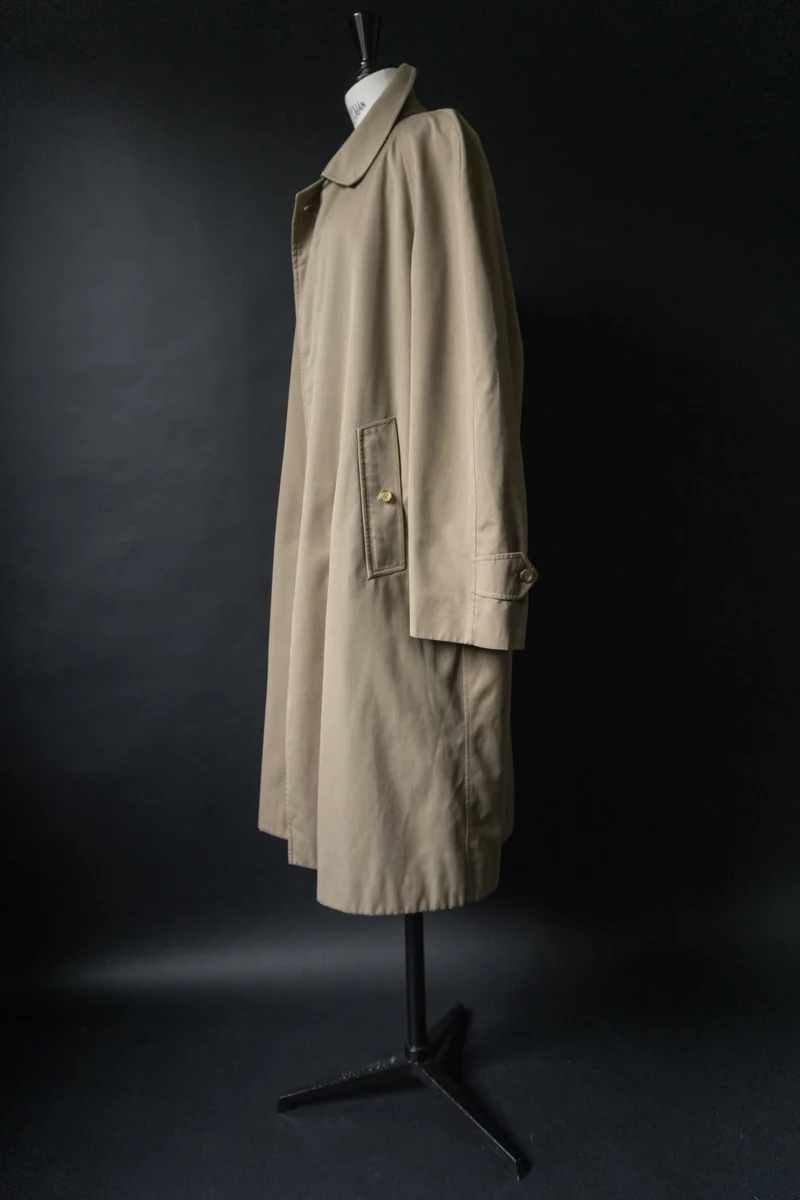 Vintage Burberry Car Coat in Beige, Made in England, M–XL