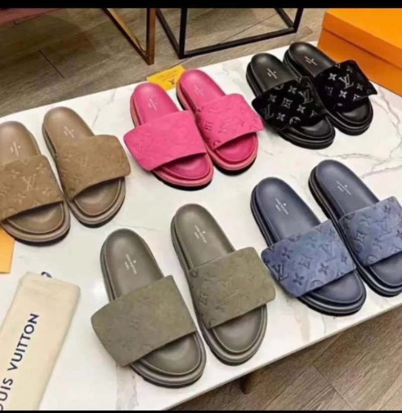 Elastic Suede Pillow Sliders