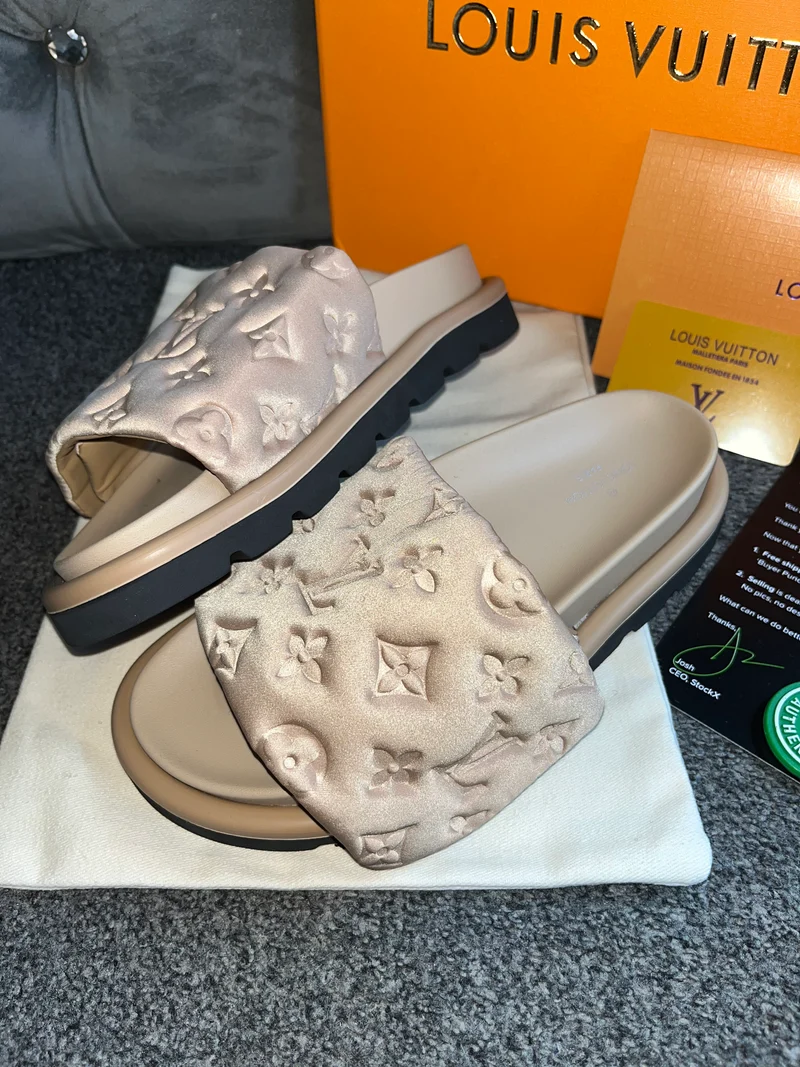 Elastic Suede Pillow Sliders