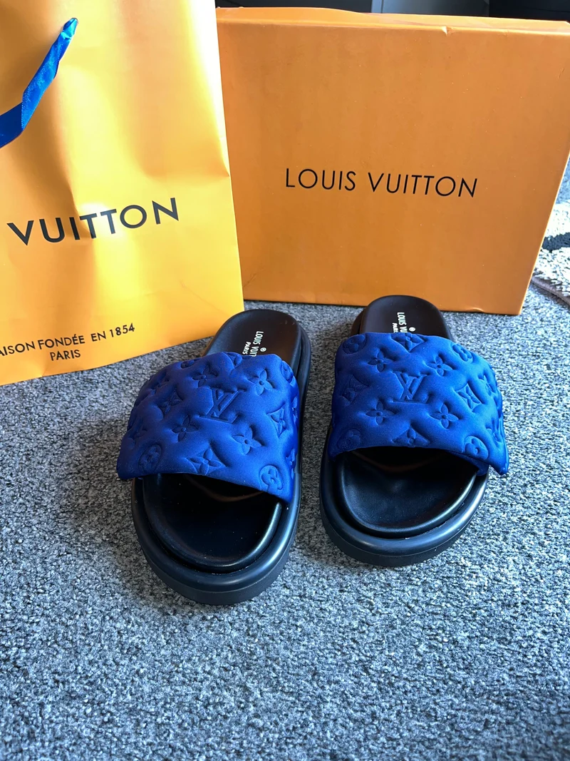 Elastic Suede Pillow Sliders
