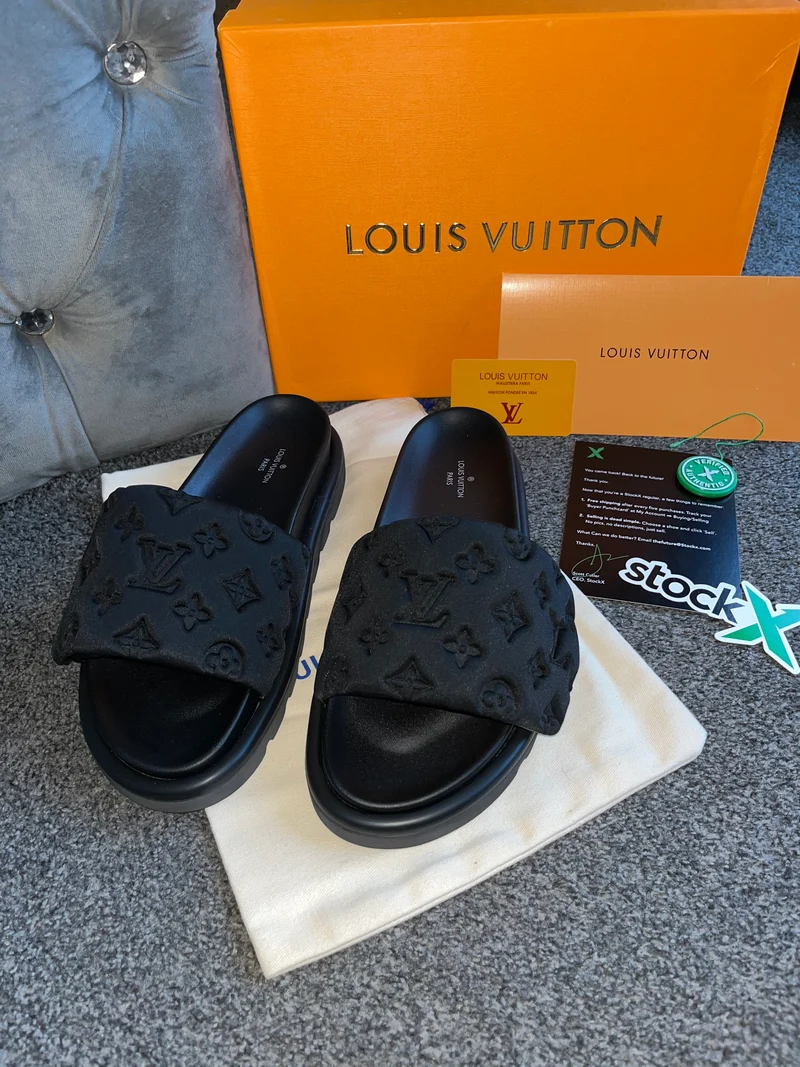 Elastic Suede Pillow Sliders