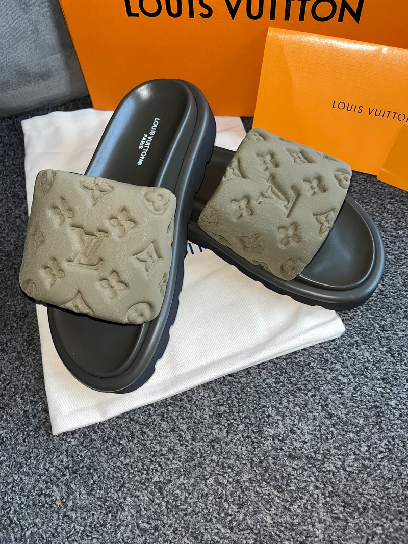 Elastic Suede Pillow Sliders