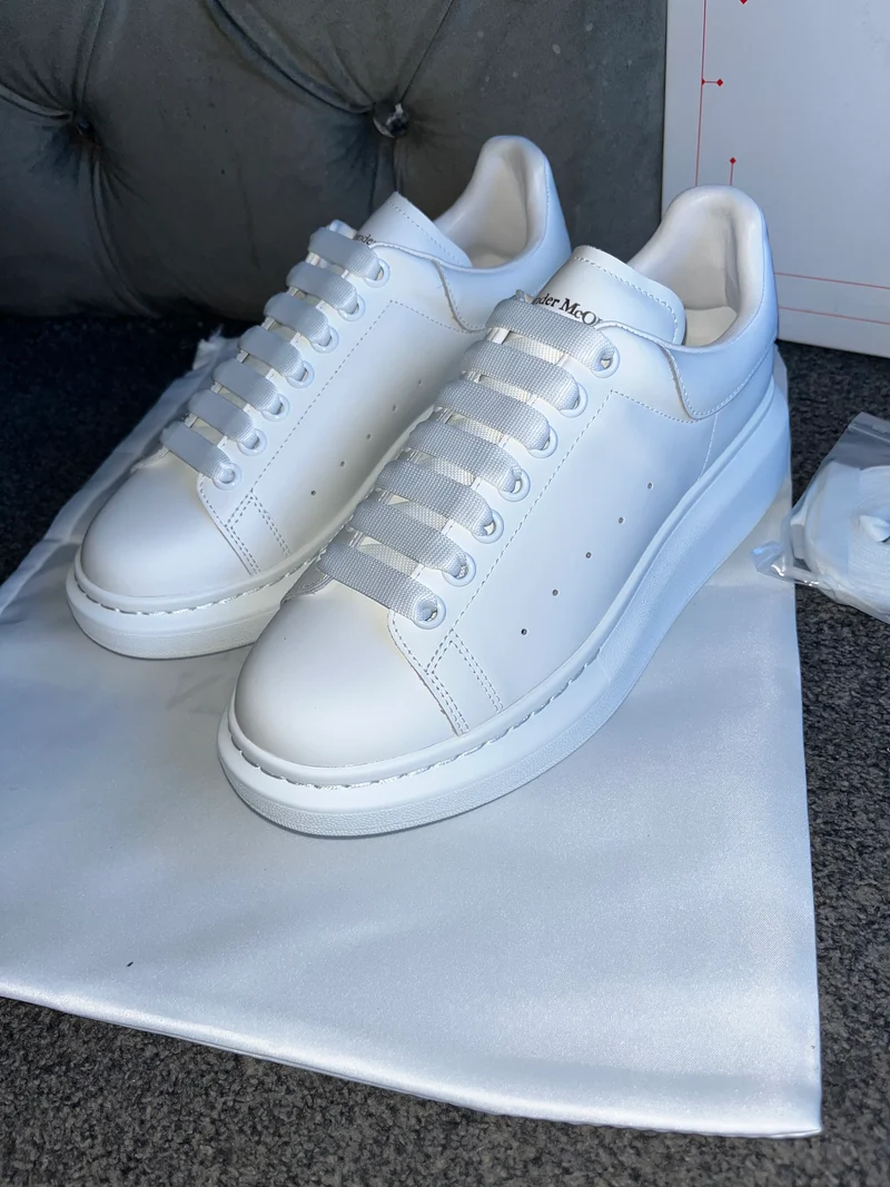 All White Queens