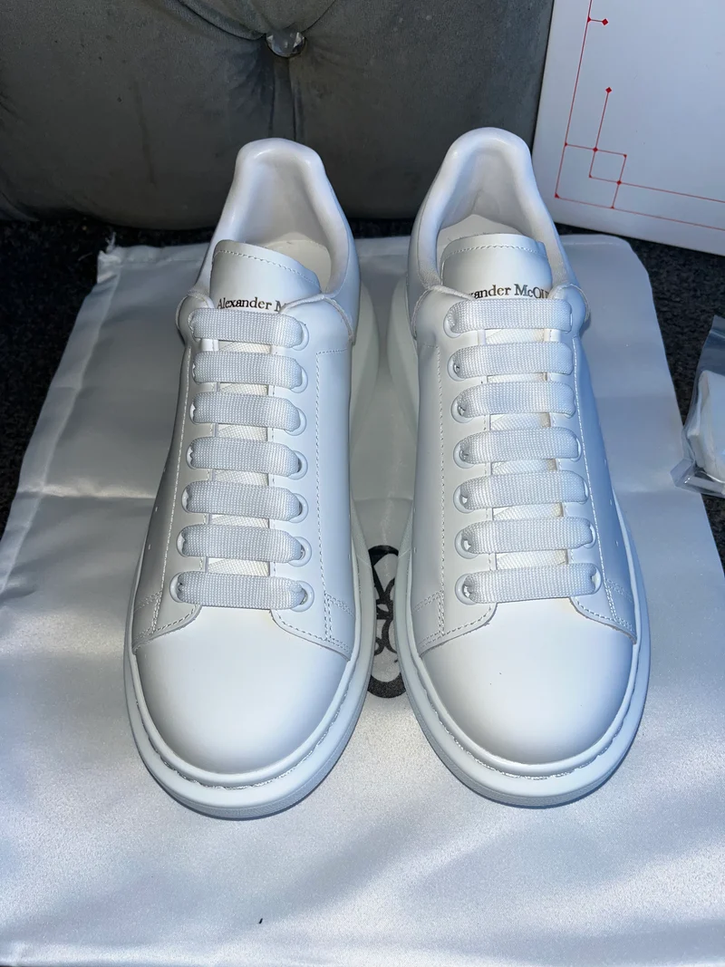 All White Queens