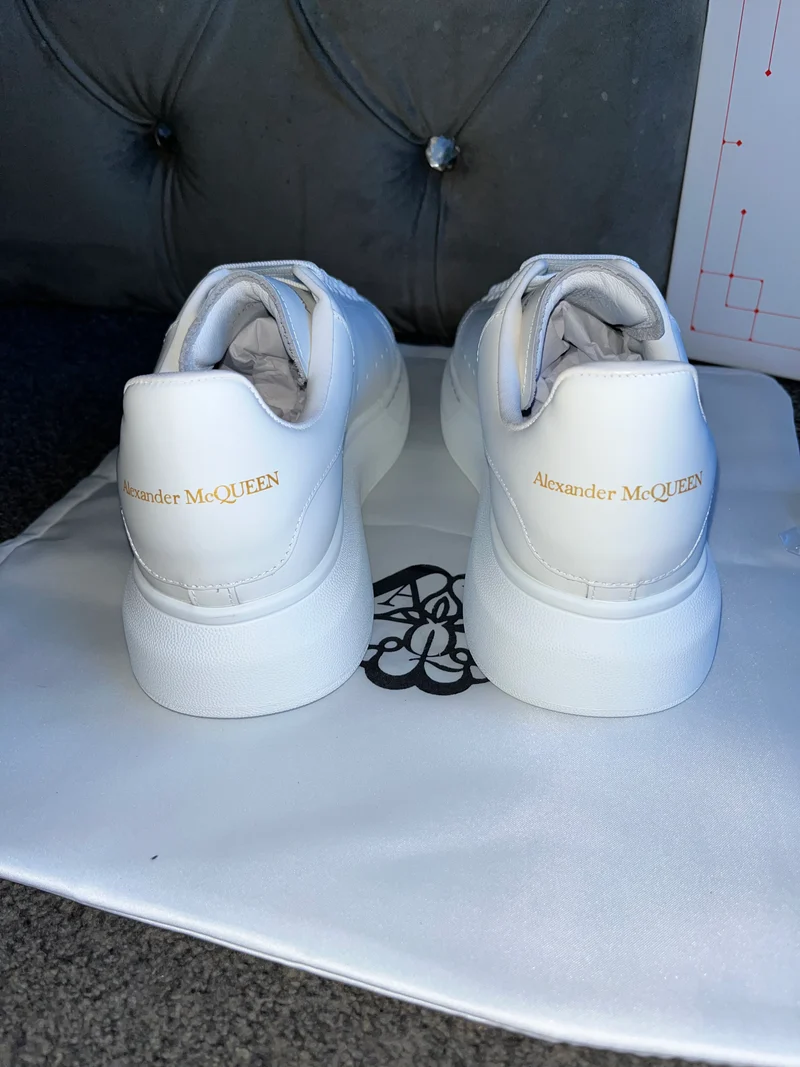 All White Queens