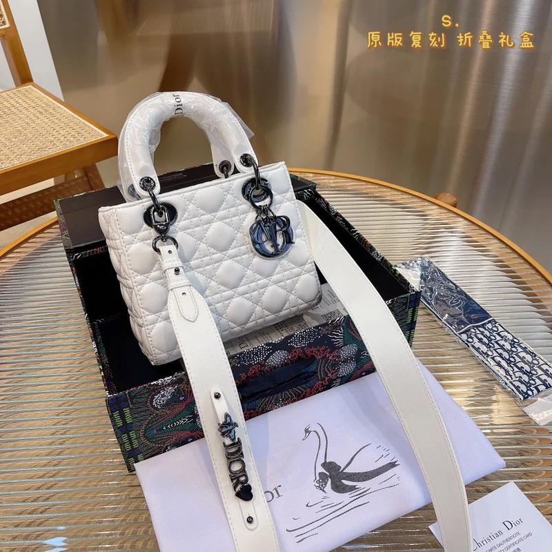 24cm Large Lady Bag