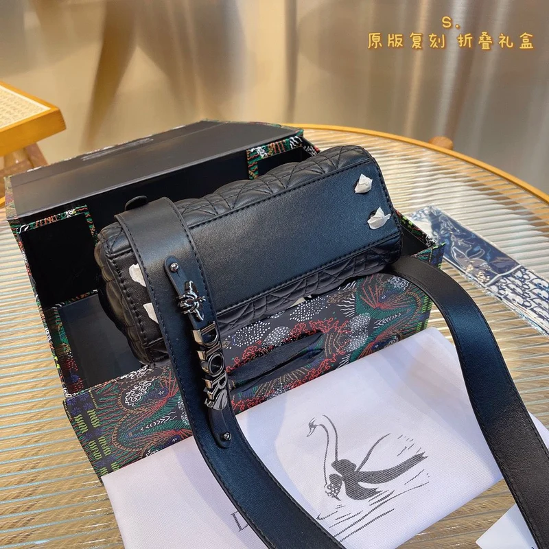 24cm Large Lady Bag