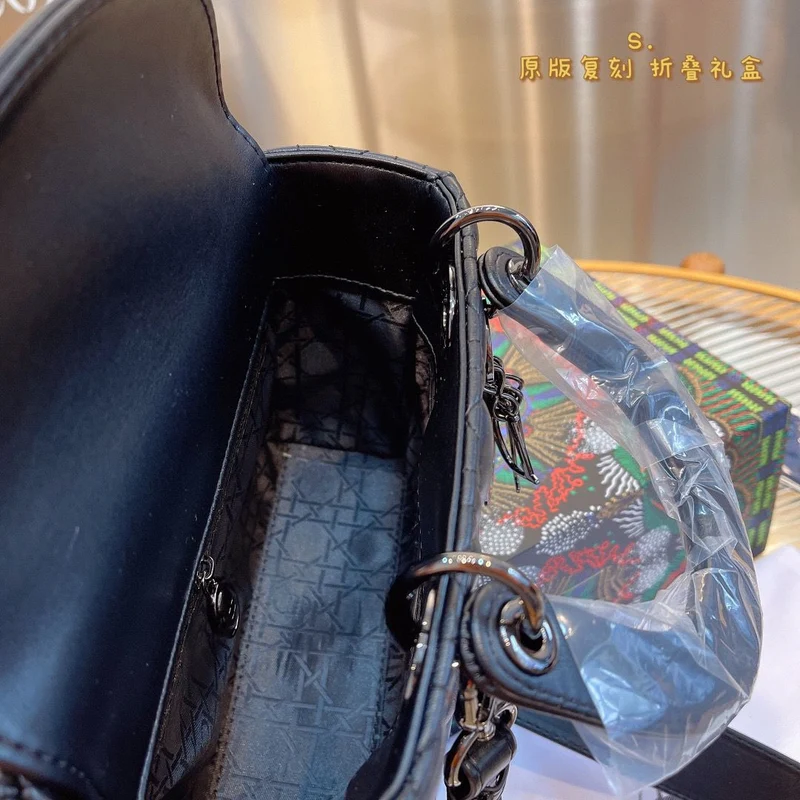 24cm Large Lady Bag