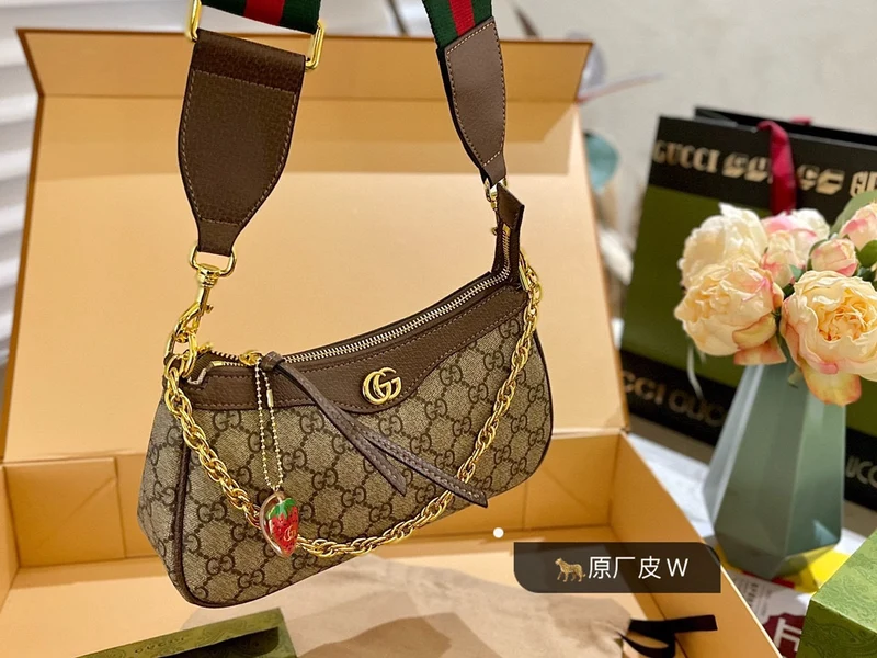 G Shoulder Bag