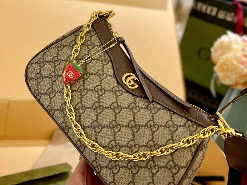 G Shoulder Bag