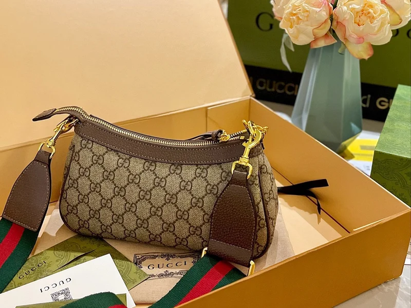 G Shoulder Bag