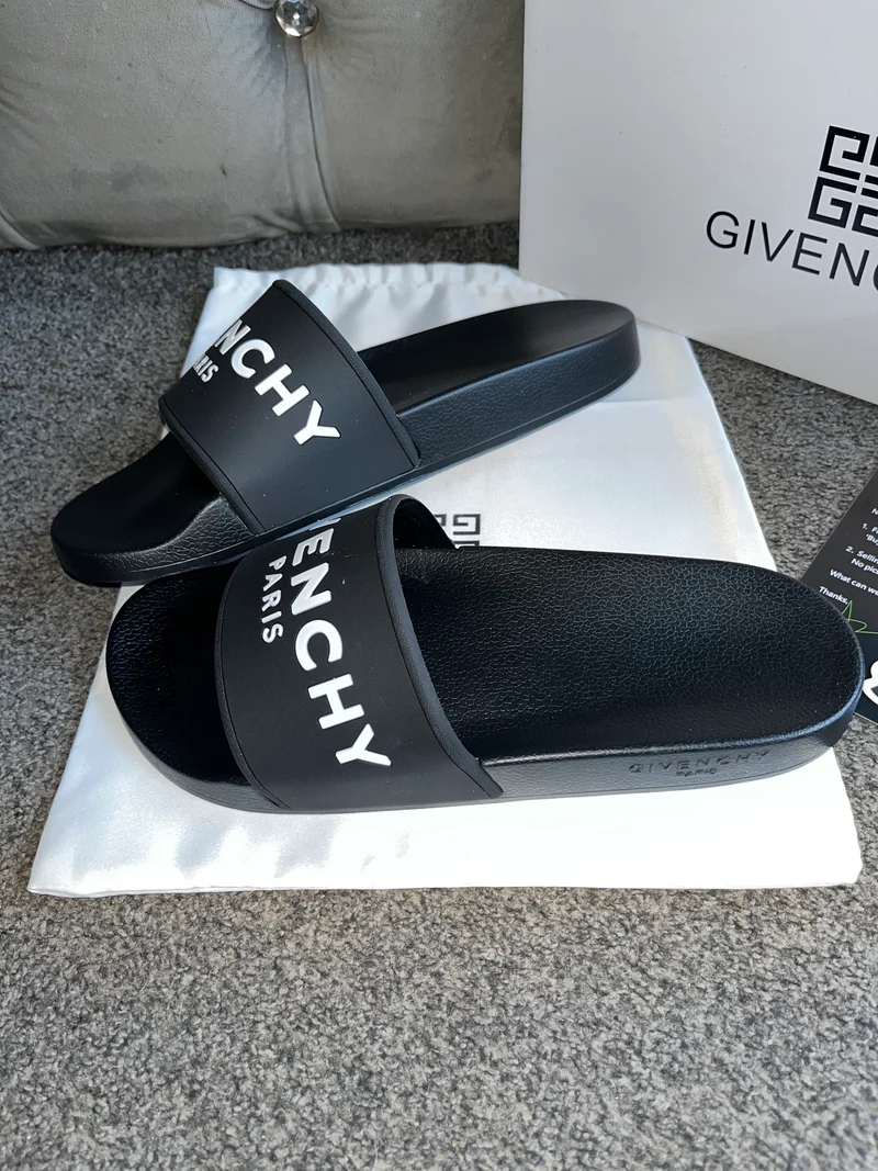 Black G Rubber Sliders