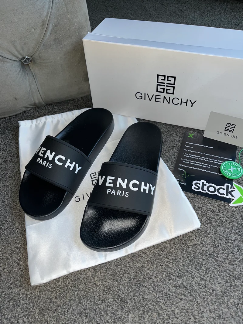 Black G Rubber Sliders