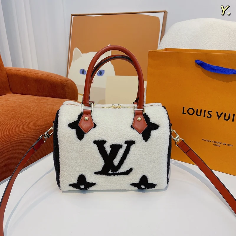 Fluffy Speedy Bag