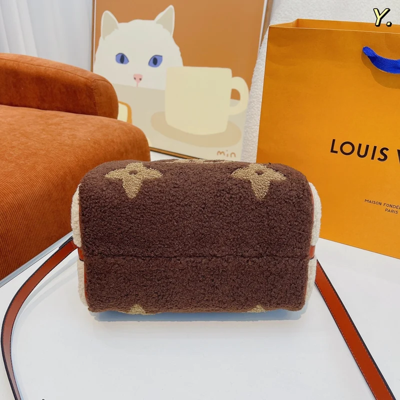 Fluffy Speedy Bag
