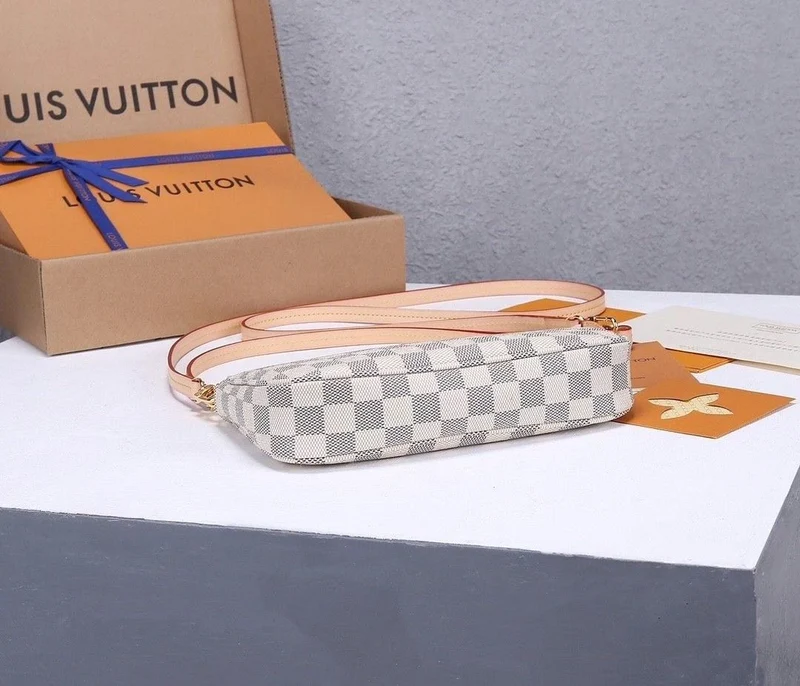 Leather Small Bag With Strap